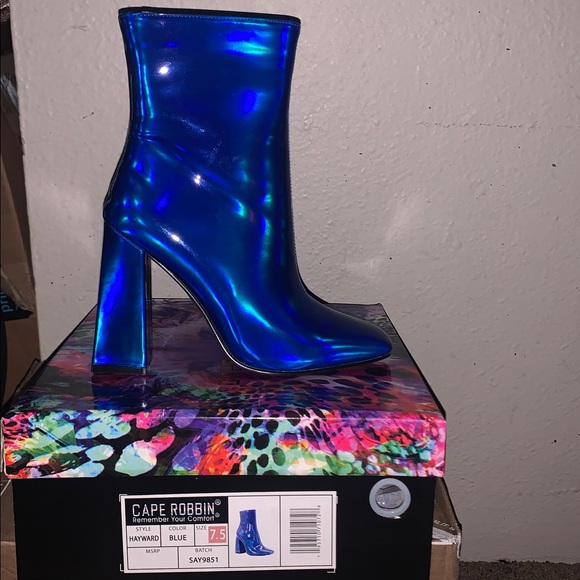 Cape Robbin Iridescent Blue Boots - Picture 2 of 4